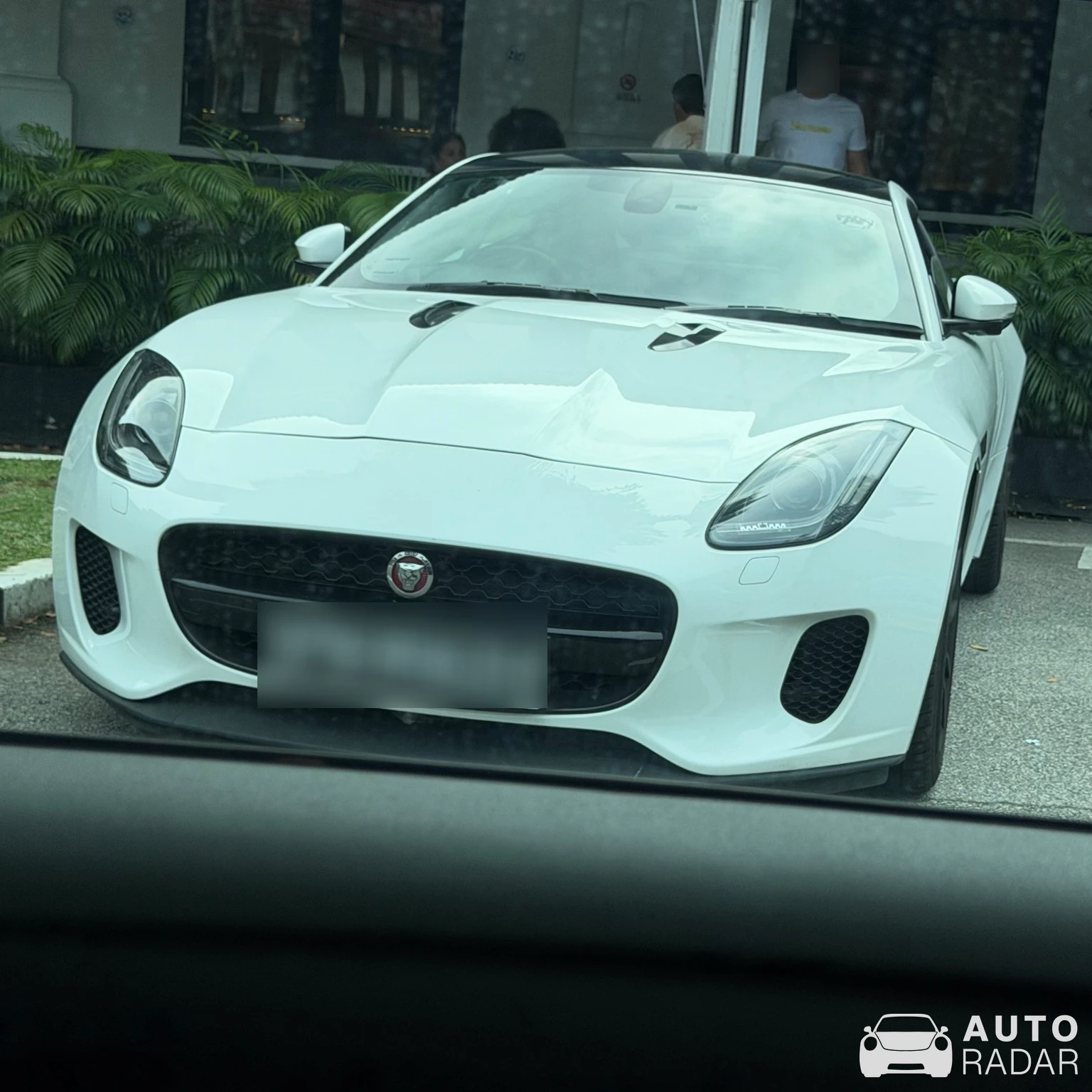 Jaguar F-Type S Coupé spotted in Singapore, 싱가포르