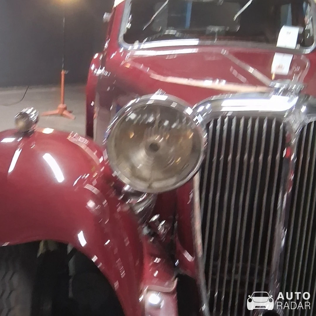 Jaguar SS1 spotted in Budapest