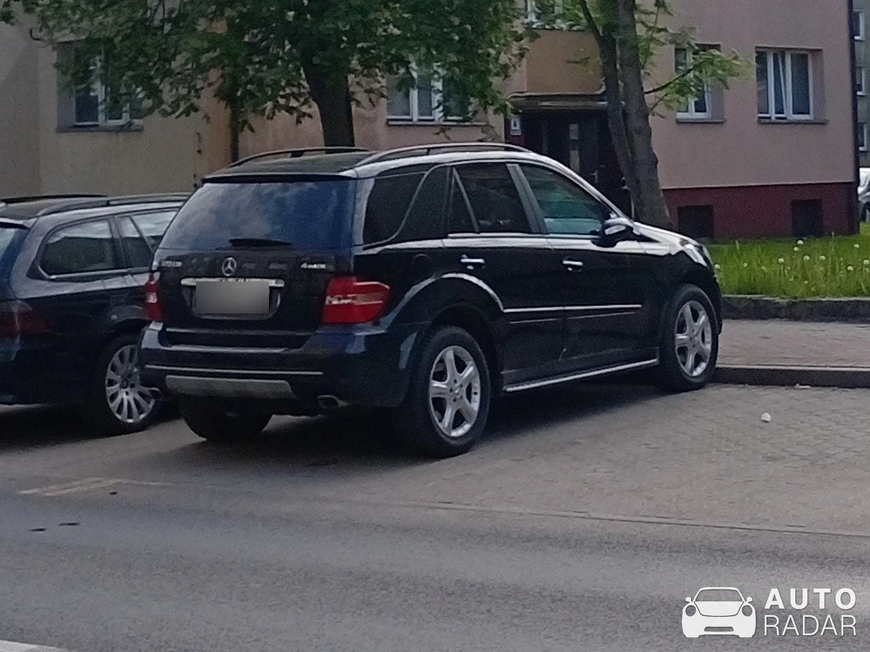 Mercedes-Benz ML 63 AMG W164 spotted in Dębno