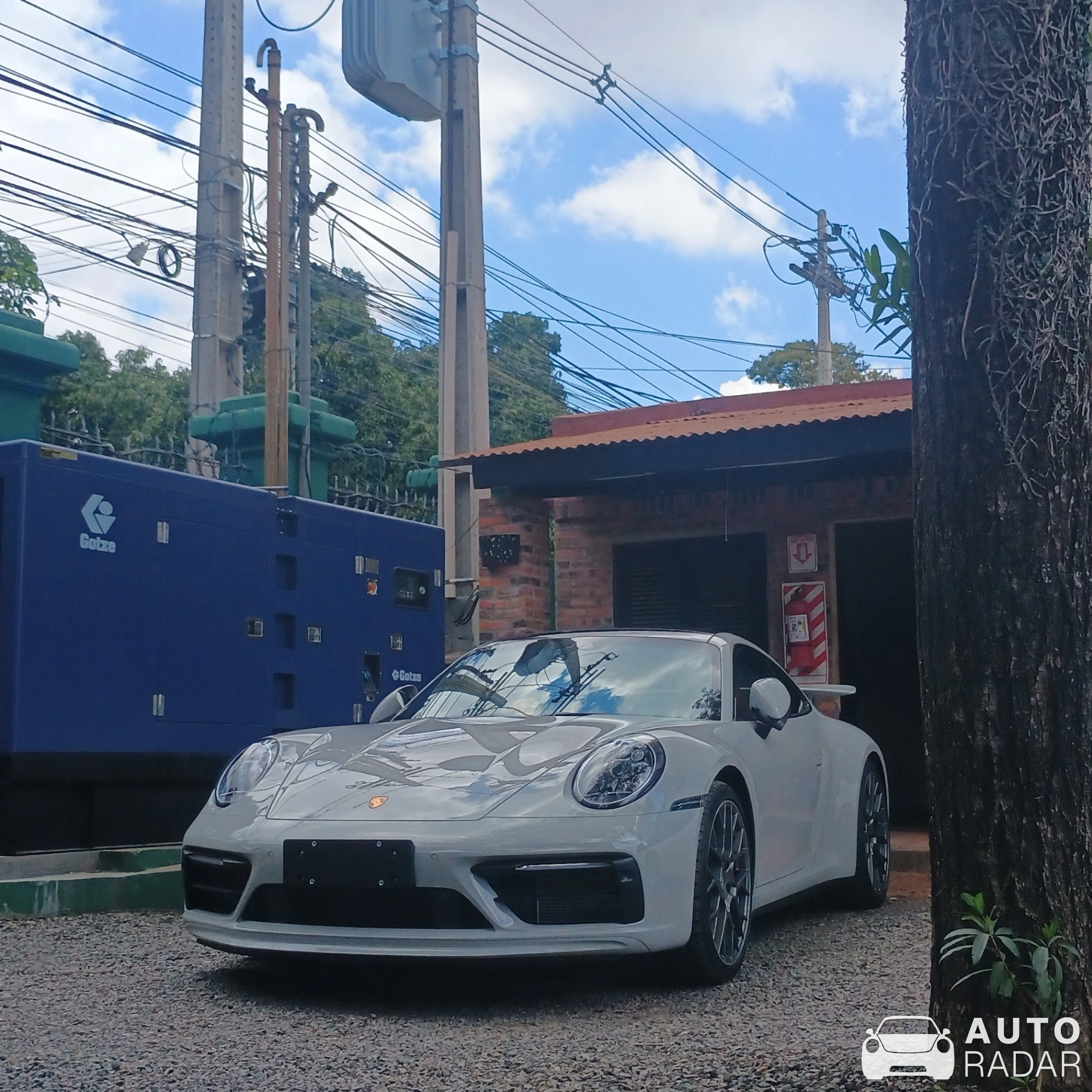 Porsche 992 Carrera 4S MkI spotted in Asunción, Paraguay