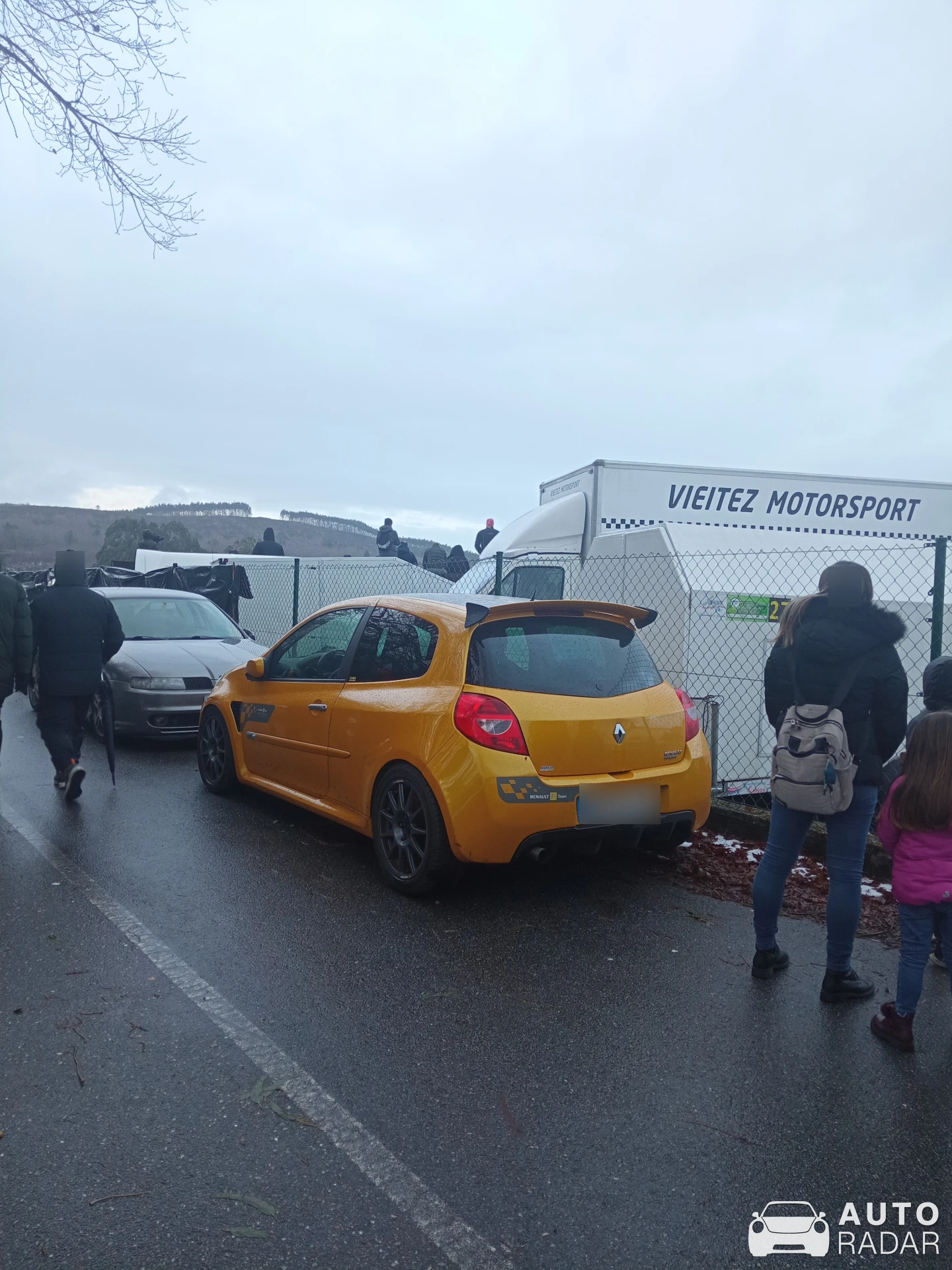 Renault Clio RS F1 Team R27 spotted in Forcarei