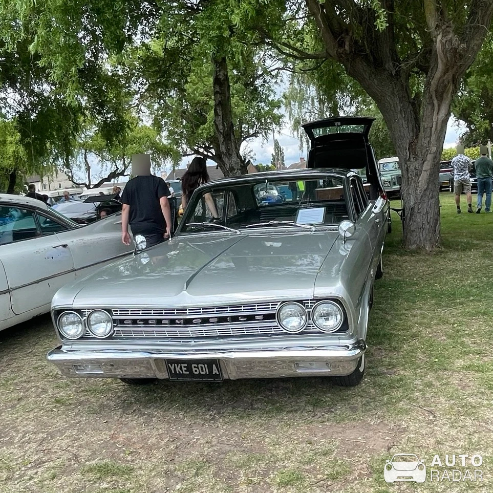 Oldsmobile Cutlass 442 Convertible spotted in Pinchbeck