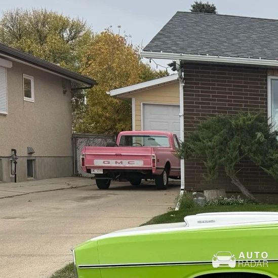 GMC C/K spotted in Medicine Hat