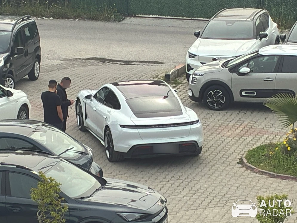 Porsche Taycan 4S spotted in İzmir