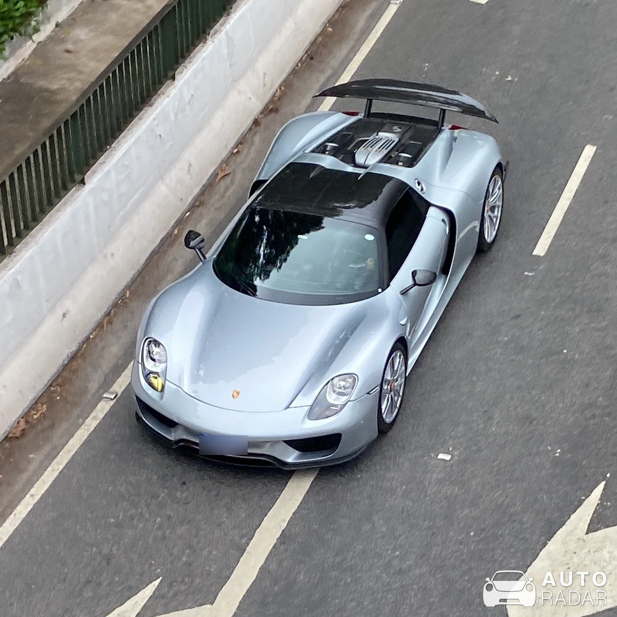 Porsche 918 Spyder spotted in Cidade Jardim, Brazil