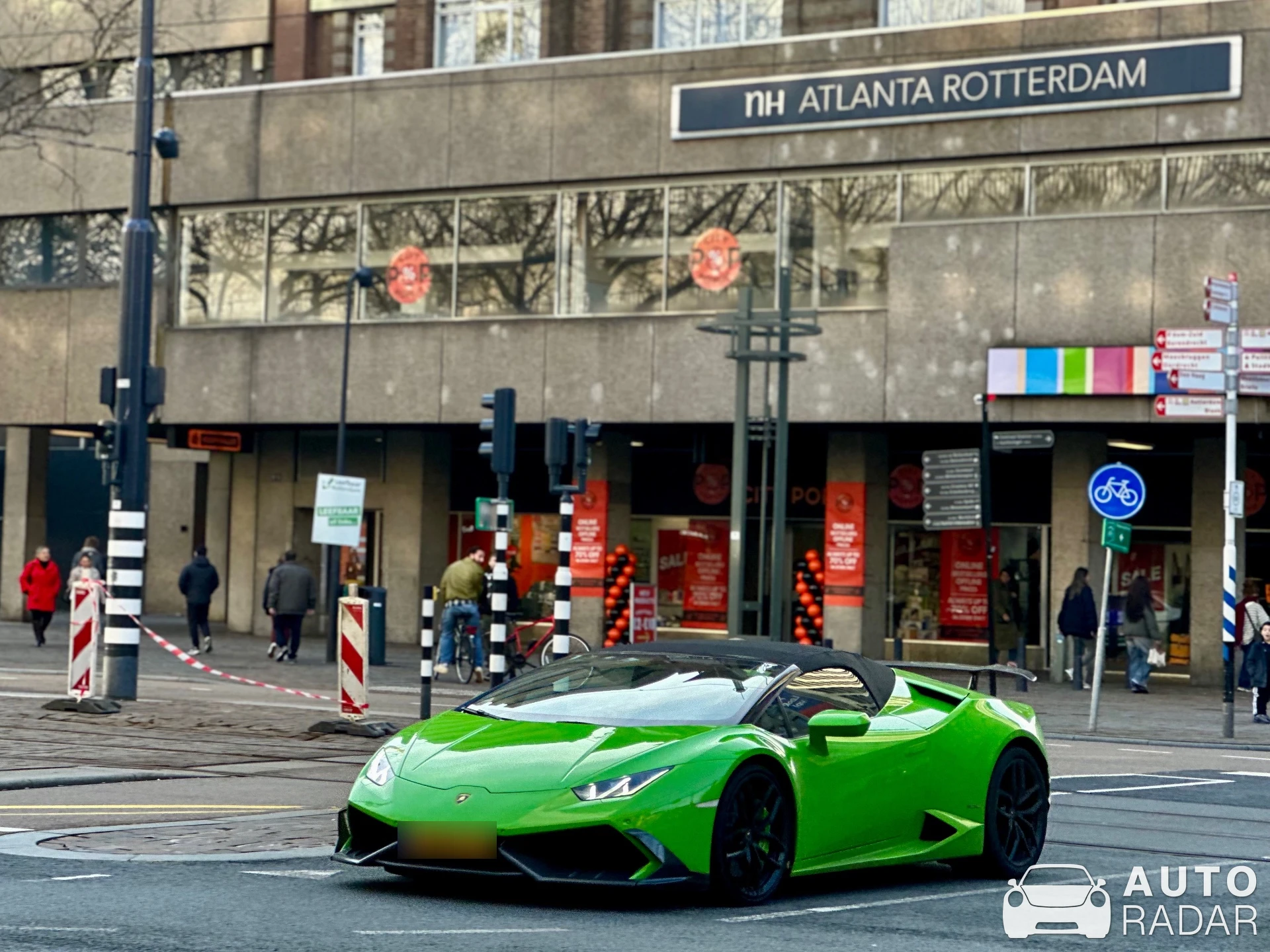 Lamborghini Huracán LP610-4 Spyder DMC spotted in Rotterdam