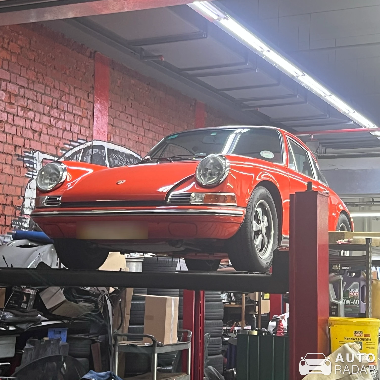 Porsche 911 E spotted in Singapore