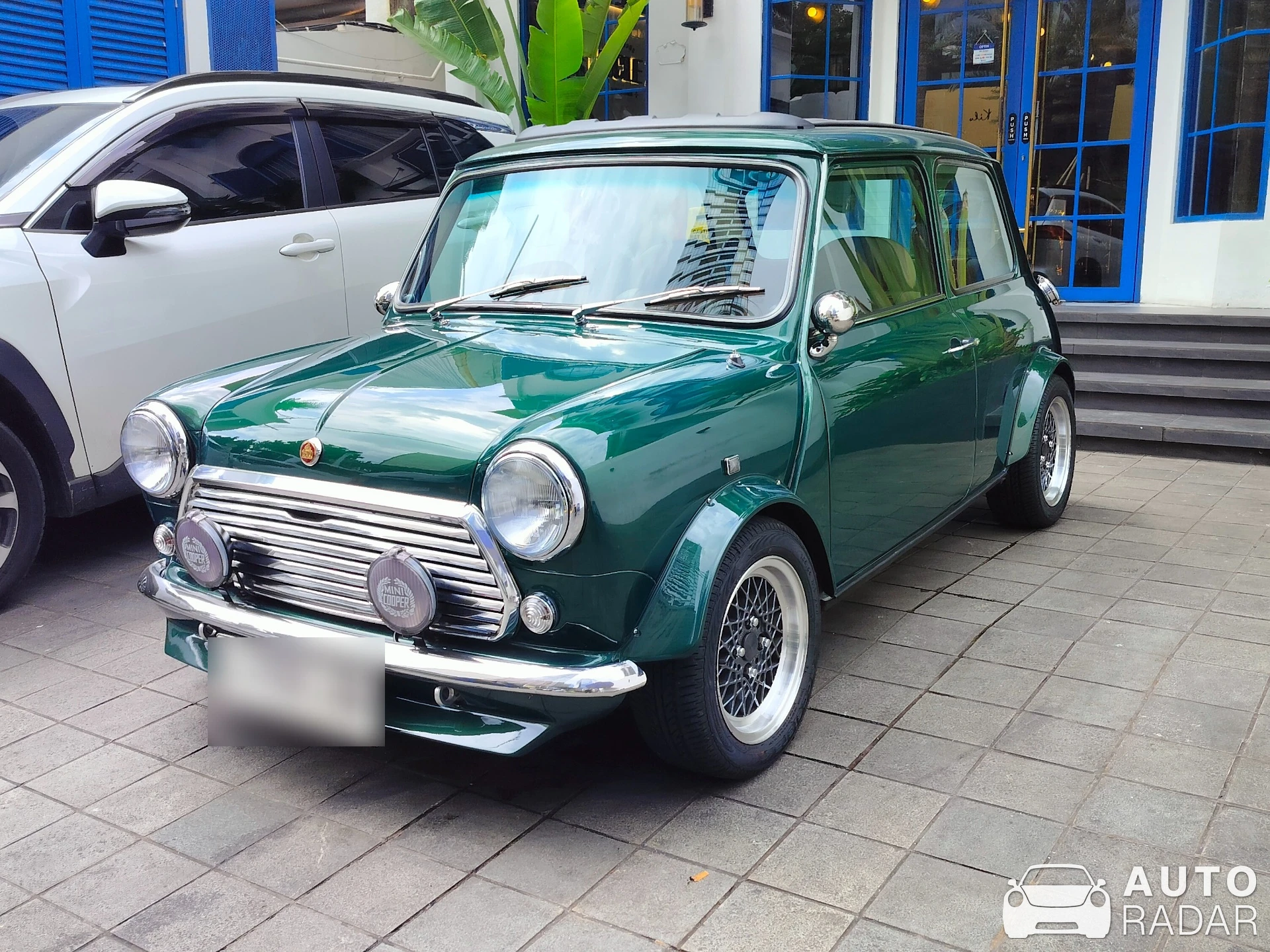 Austin Mini De Luxe spotted in Kota Jakarta Selatan, Indonesia
