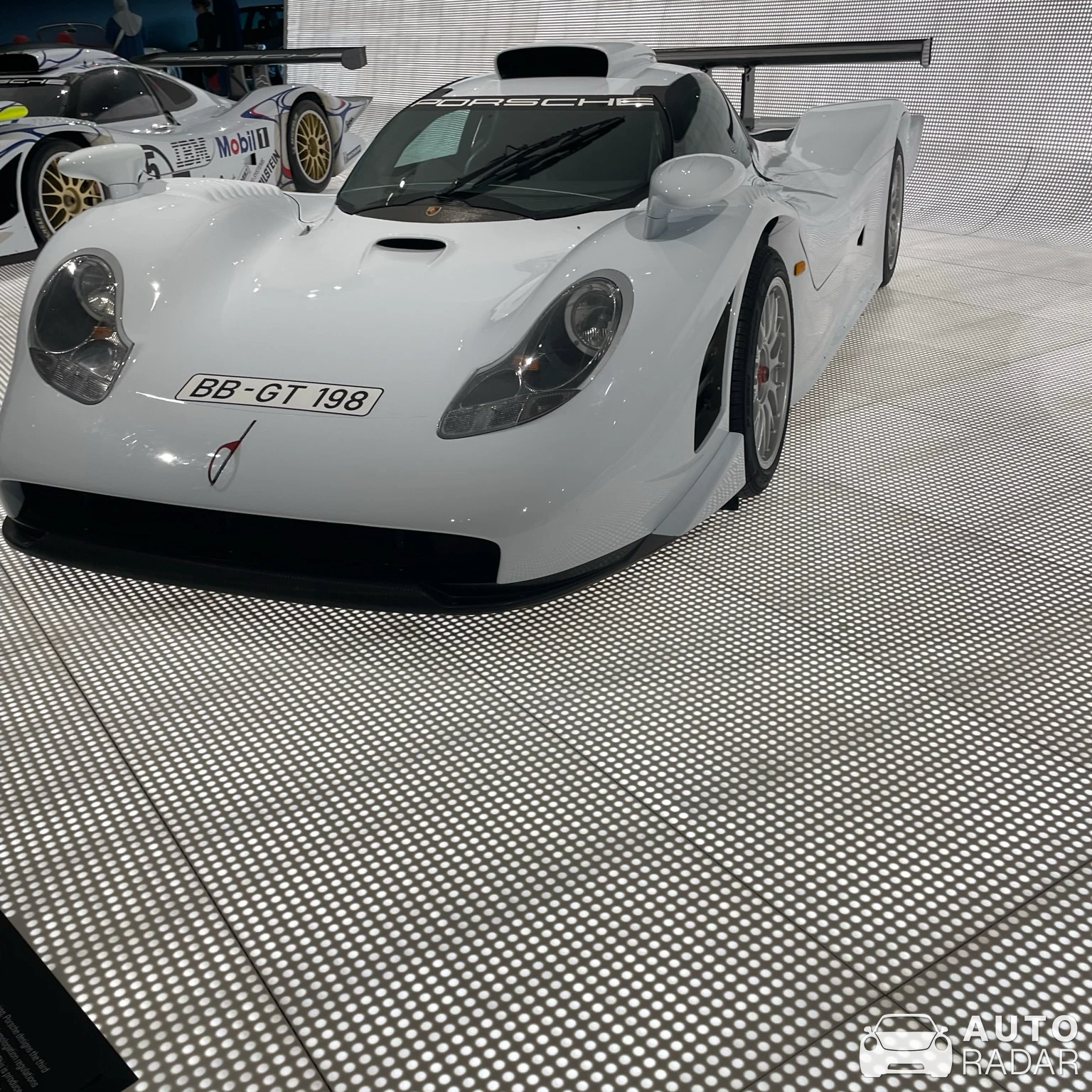 Porsche 996 GT1 Straßenversion spotted in Stuttgart