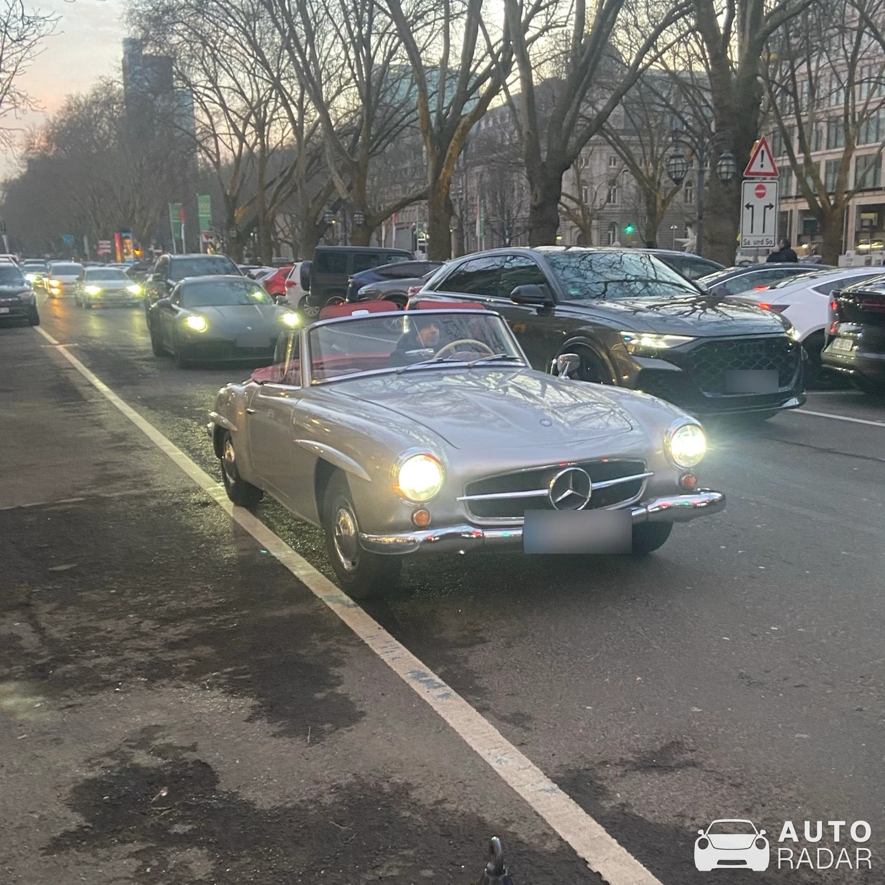 Mercedes-Benz 190 SL spotted in Düsseldorf, Deutschland