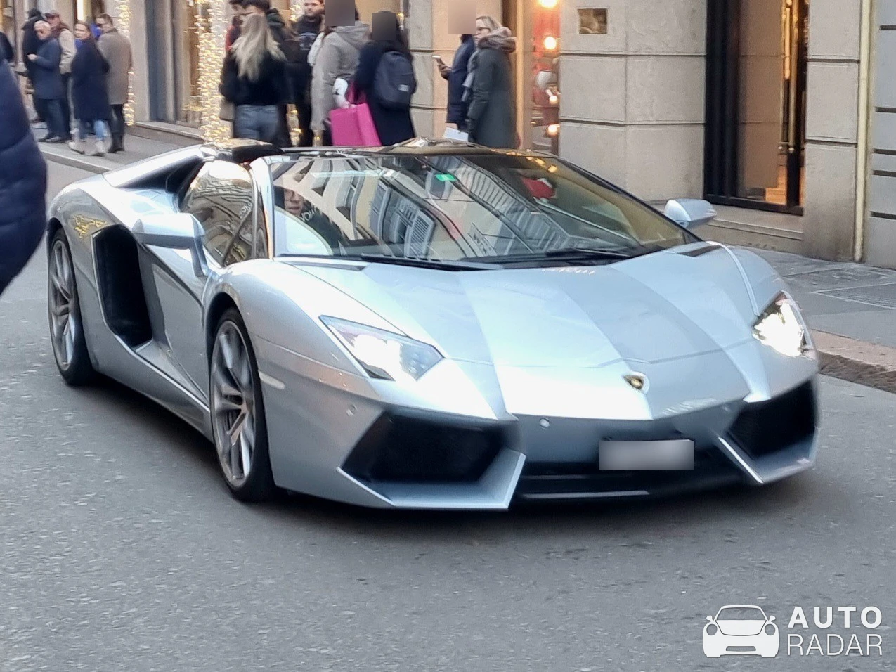 Lamborghini Aventador LP700-4 Roadster spotted in Milano, Italia