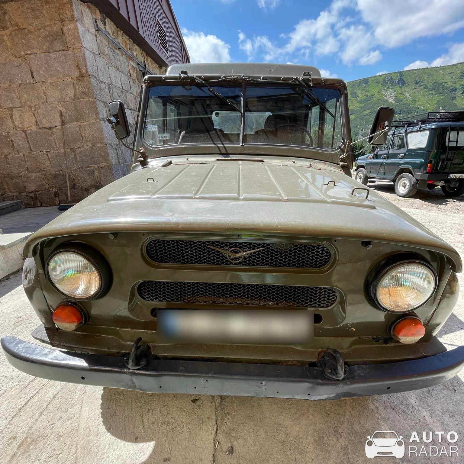 Land Rover Defender Beast spotted in Karpacz