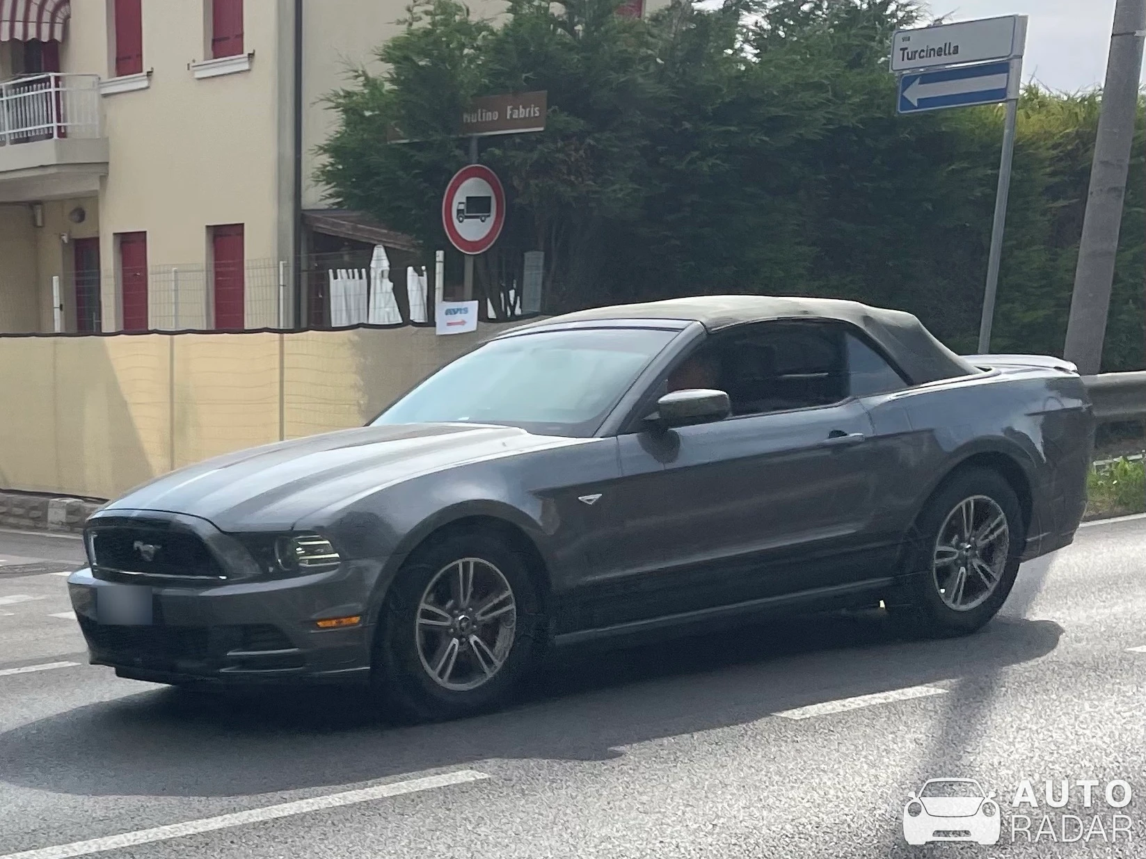 Ford Mustang GT 4.6 High Performance Convertible spotted in Venezia