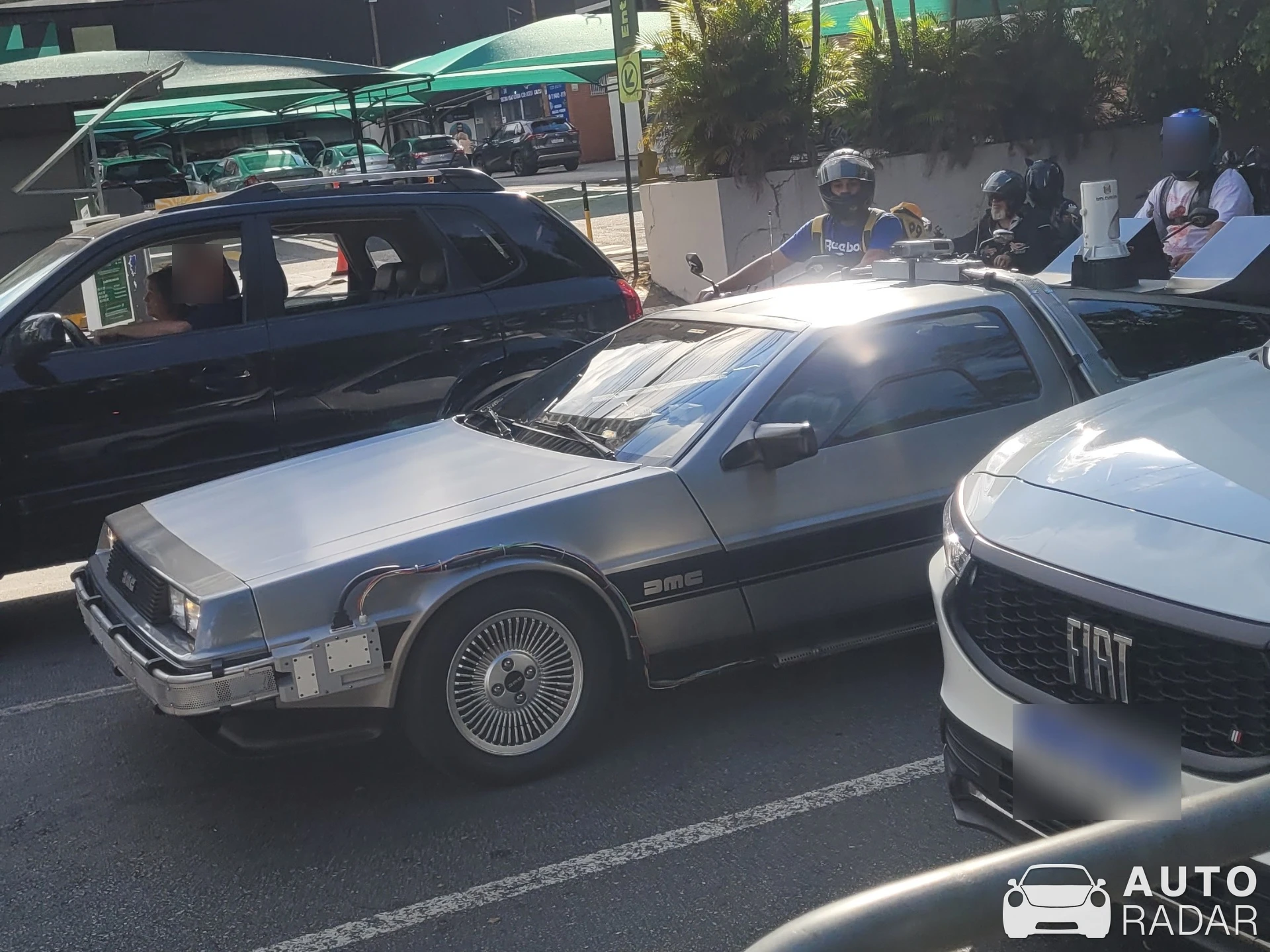DeLorean DMC-12 spotted in São Paulo, Brazil