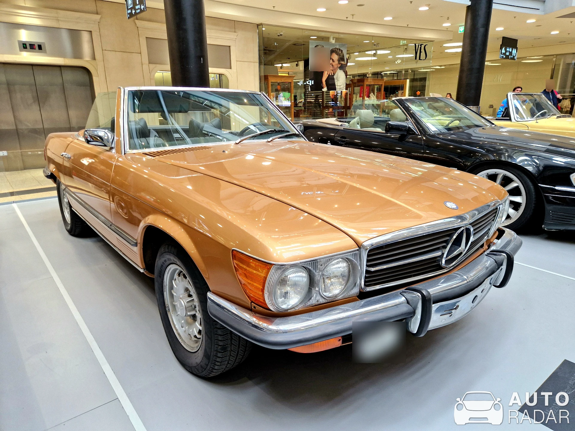 Mercedes-Benz 450 SL spotted in Kraków