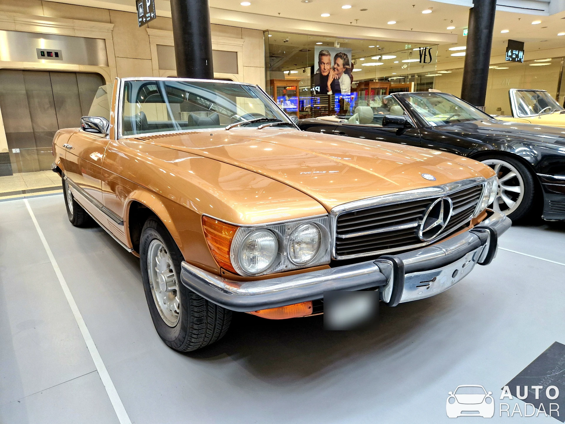 Mercedes-Benz 450 SL spotted in Kraków, Poland