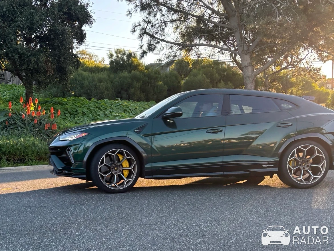 Lamborghini Urus Performante spotted in Hermosa Beach, United States