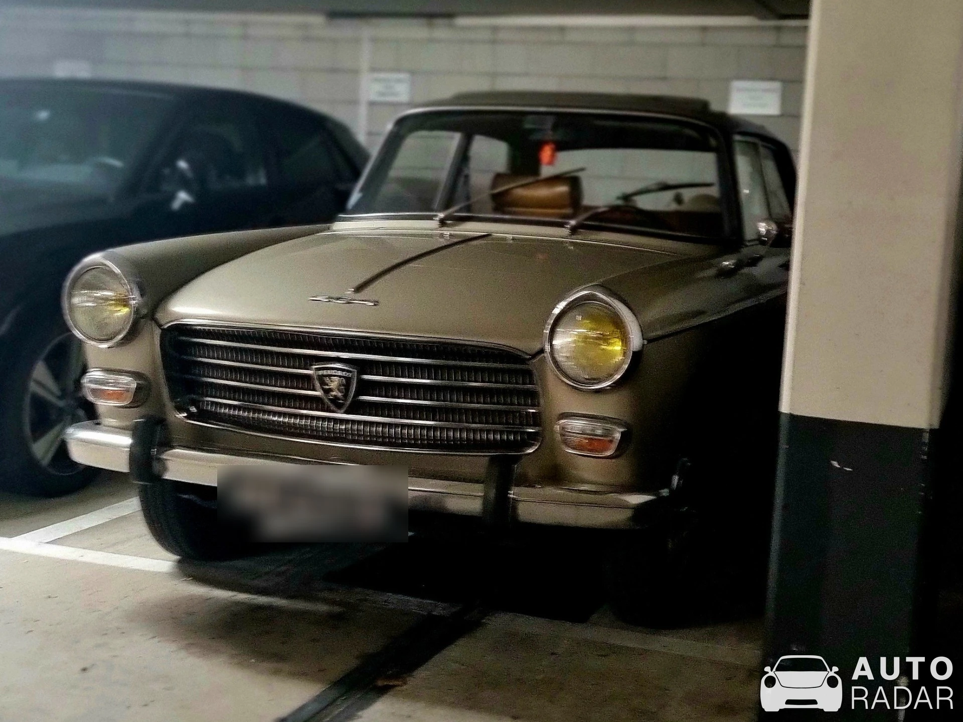 Peugeot 404 spotted in Rotterdam, Netherlands