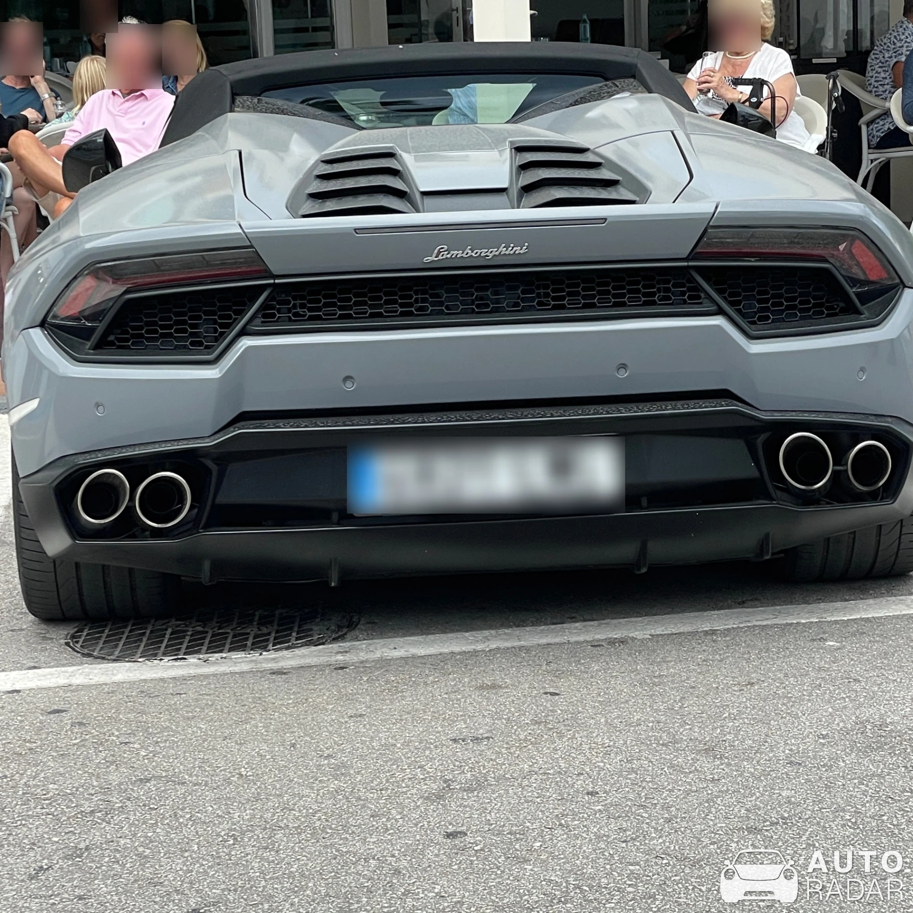 Lamborghini Huracán LP610-4 Spyder spotted in Marbella, Spanien