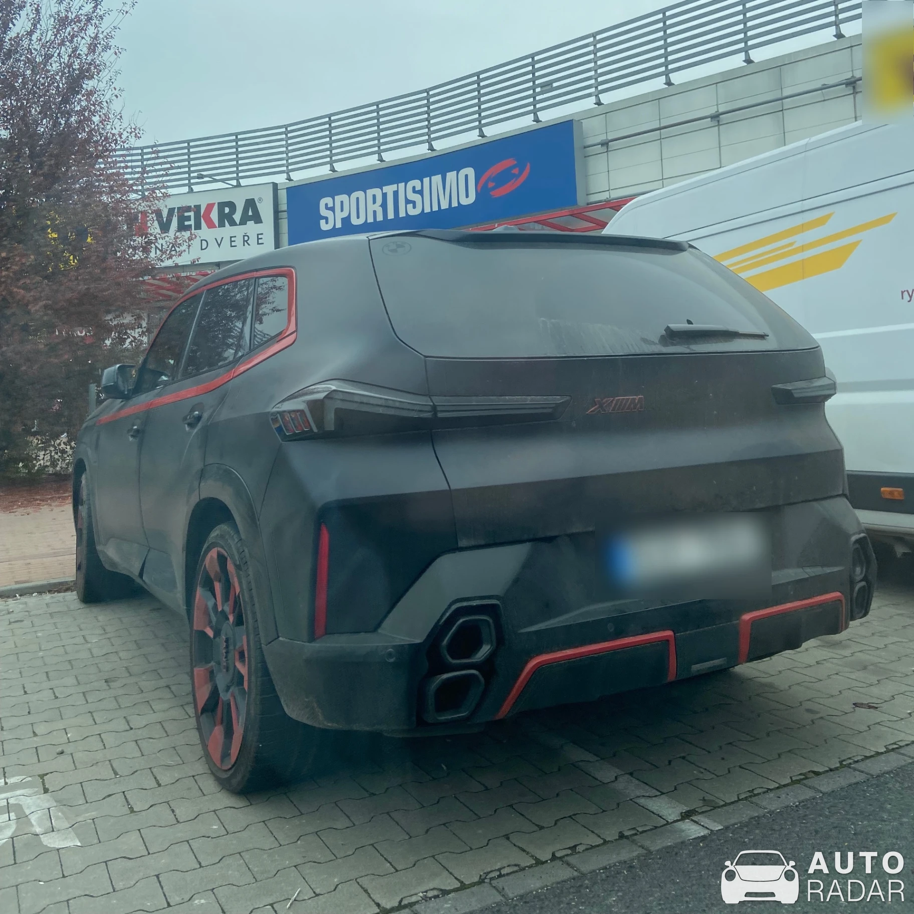 BMW XM G09 Label Red spotted in Zlín, Czechia