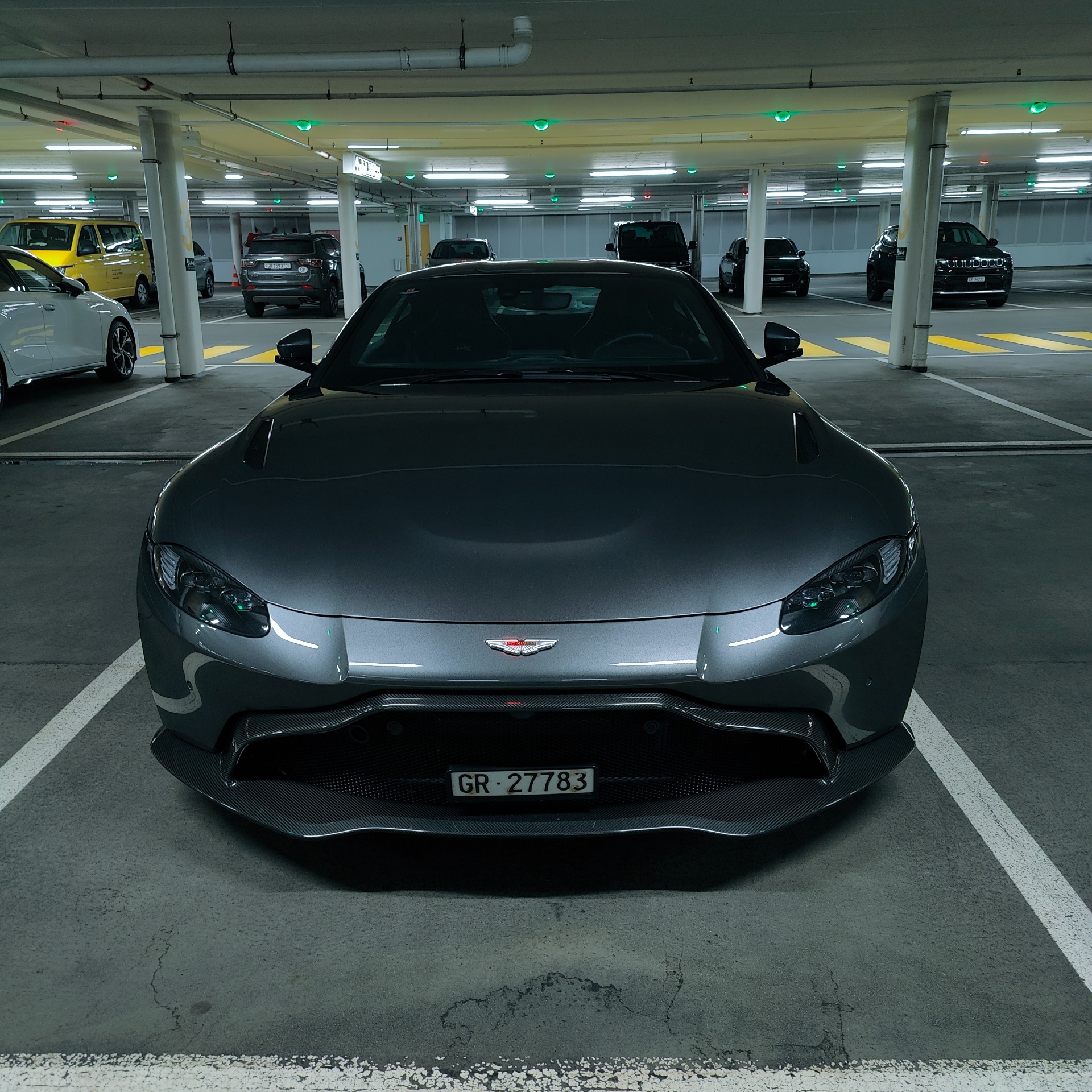 Aston Martin V8 Vantage 2018