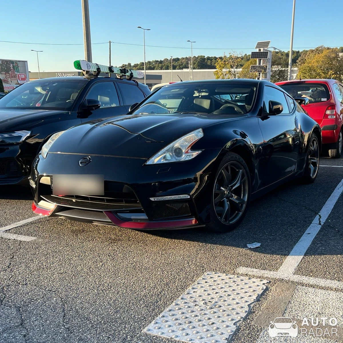 Nissan 370Z spotted in Cabriès, France