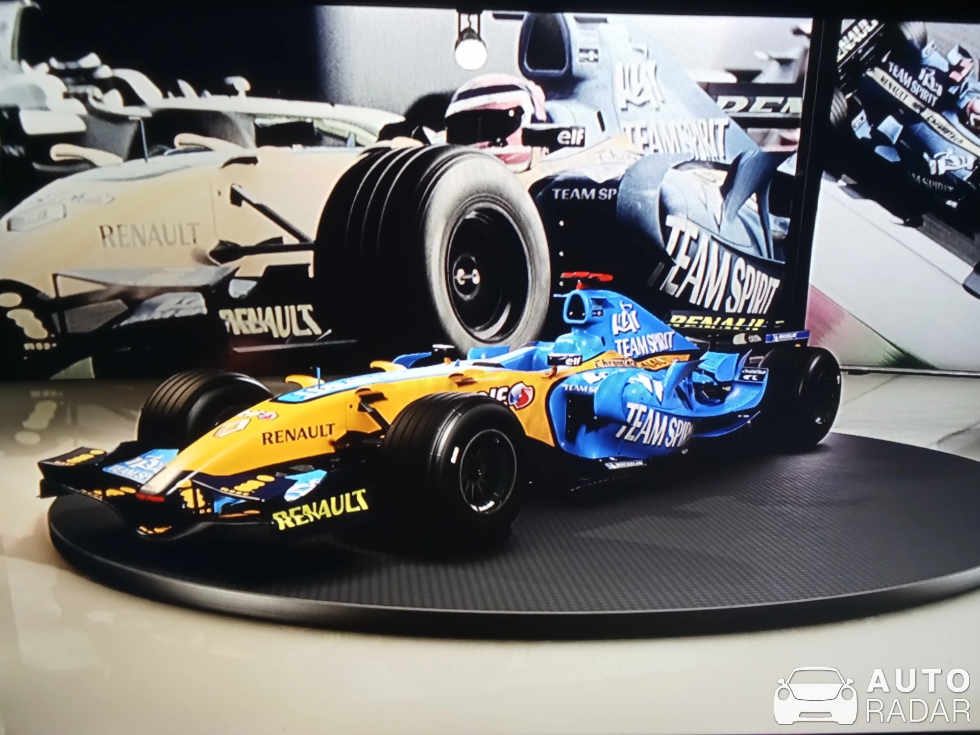 Renault R26 spotted