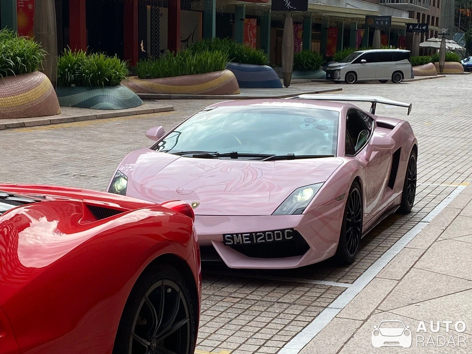 Lamborghini Gallardo LP560-4 Bicolore spotted in Singapore