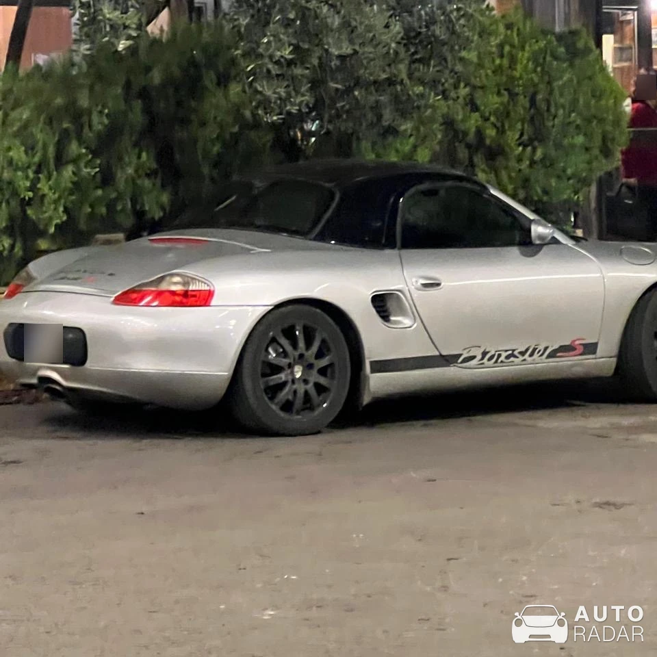 Porsche 986 Boxster S spotted in Bayrut, Lebanon