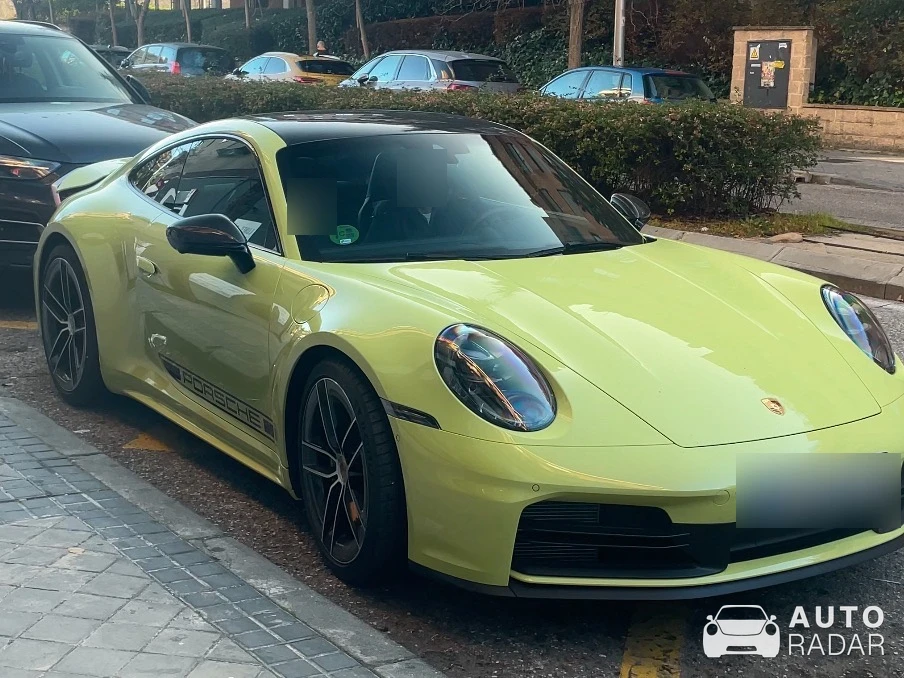 Porsche 992 Carrera MkII spotted in Madrid, Spain