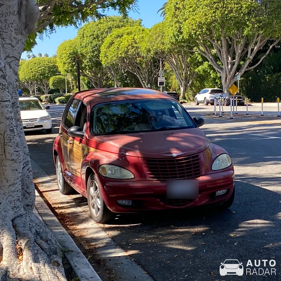 Chrysler PT Cruiser Woodie Package spotted in Beverly Hills
