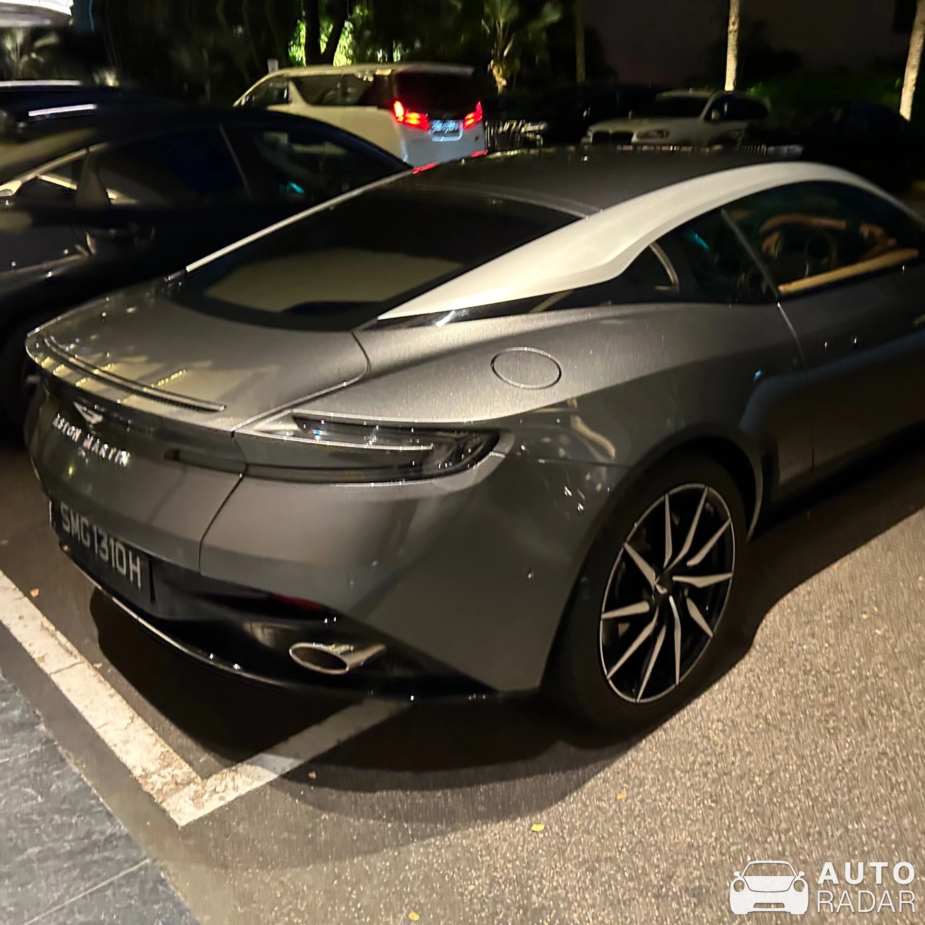 Aston Martin DB11 spotted in Singapore, Singapur