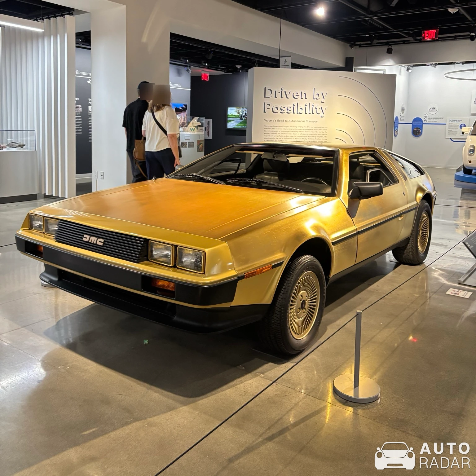 DeLorean DMC-12 Golden Dream spotted in Los Angeles