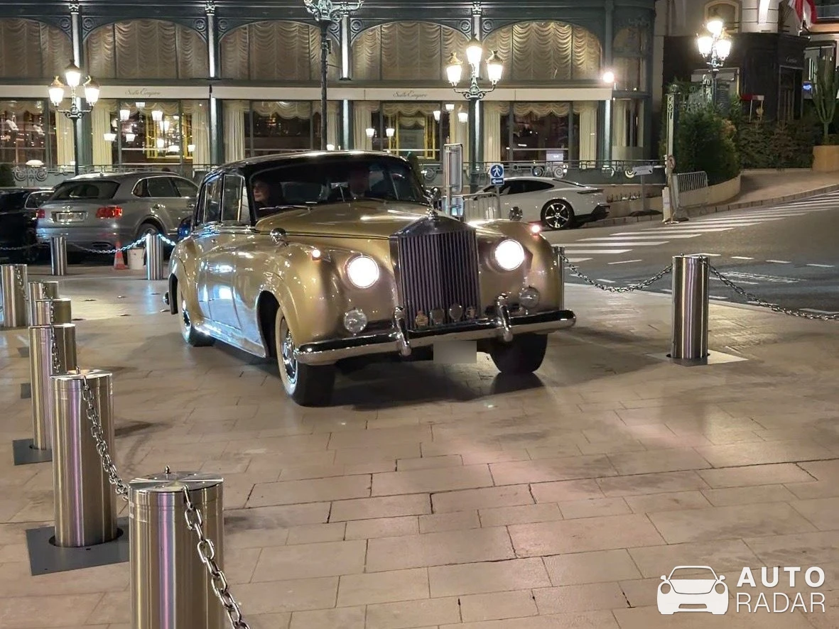Rolls-Royce Silver Cloud spotted in Monaco, Monaco