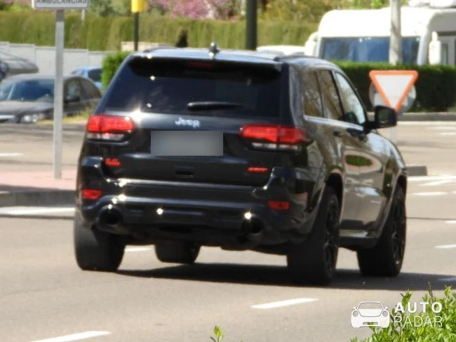 Jeep Grand Cherokee SRT 2013 spotted in Zaragoza