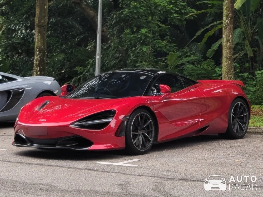 McLaren 720S spotted in Singapore, Singapore