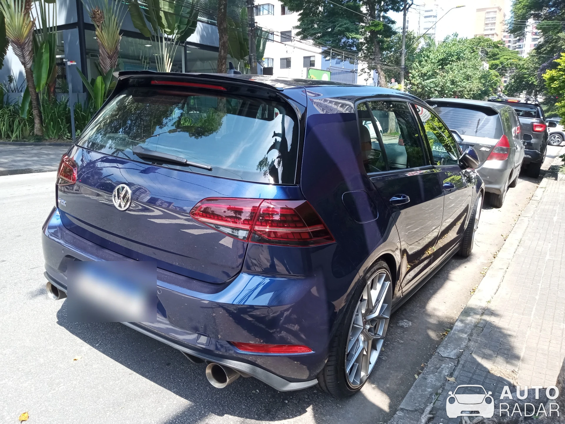 Volkswagen Golf GTE spotted