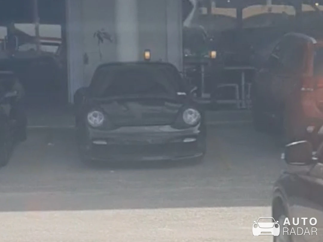 Porsche 993 Carrera spotted in Santa Rita, Guam