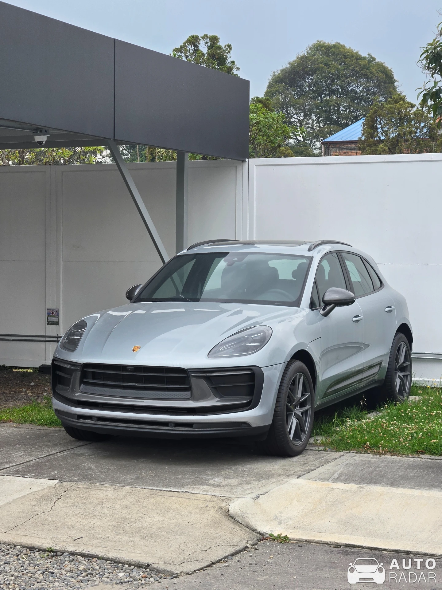Porsche Macan spotted in Bogotá, Colombia