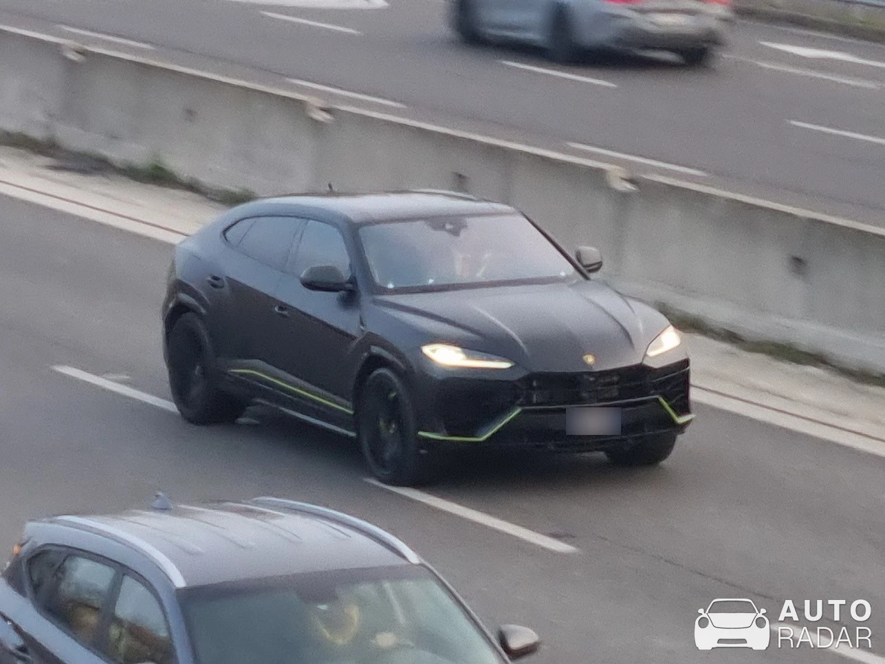 Lamborghini Urus SE spotted in Milano, Italy