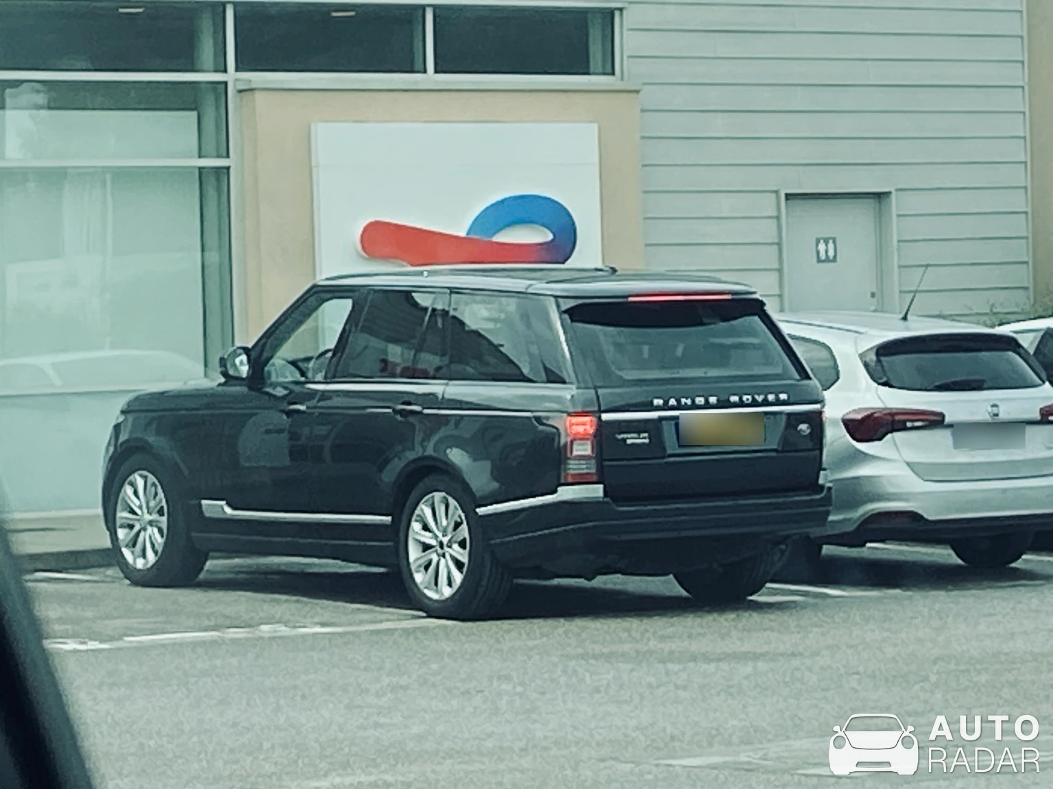 Land Rover Range Rover Vogue SDV8 spotted in Mülhausen