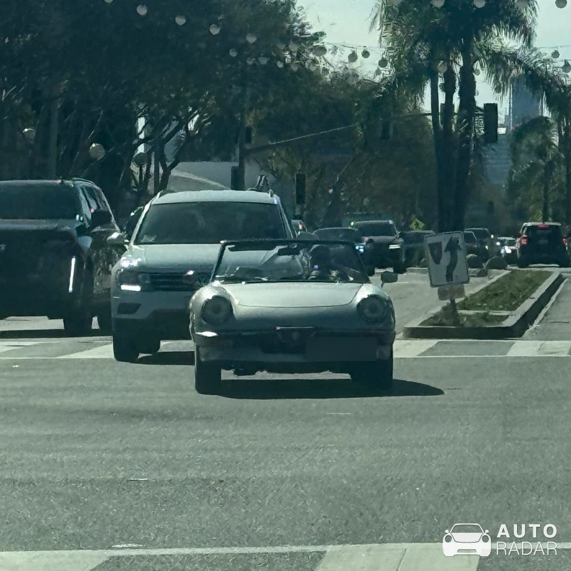 Alfa Romeo Spider Veloce spotted in West Hollywood