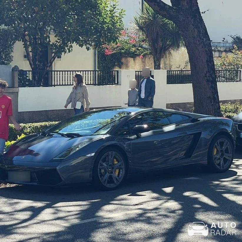 Lamborghini Gallardo spotted in Porto, Portugal