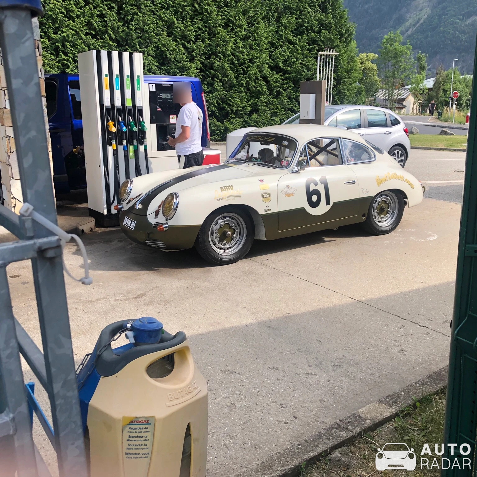 Porsche 356 Replica spotted in Le Bourg-d'Oisans