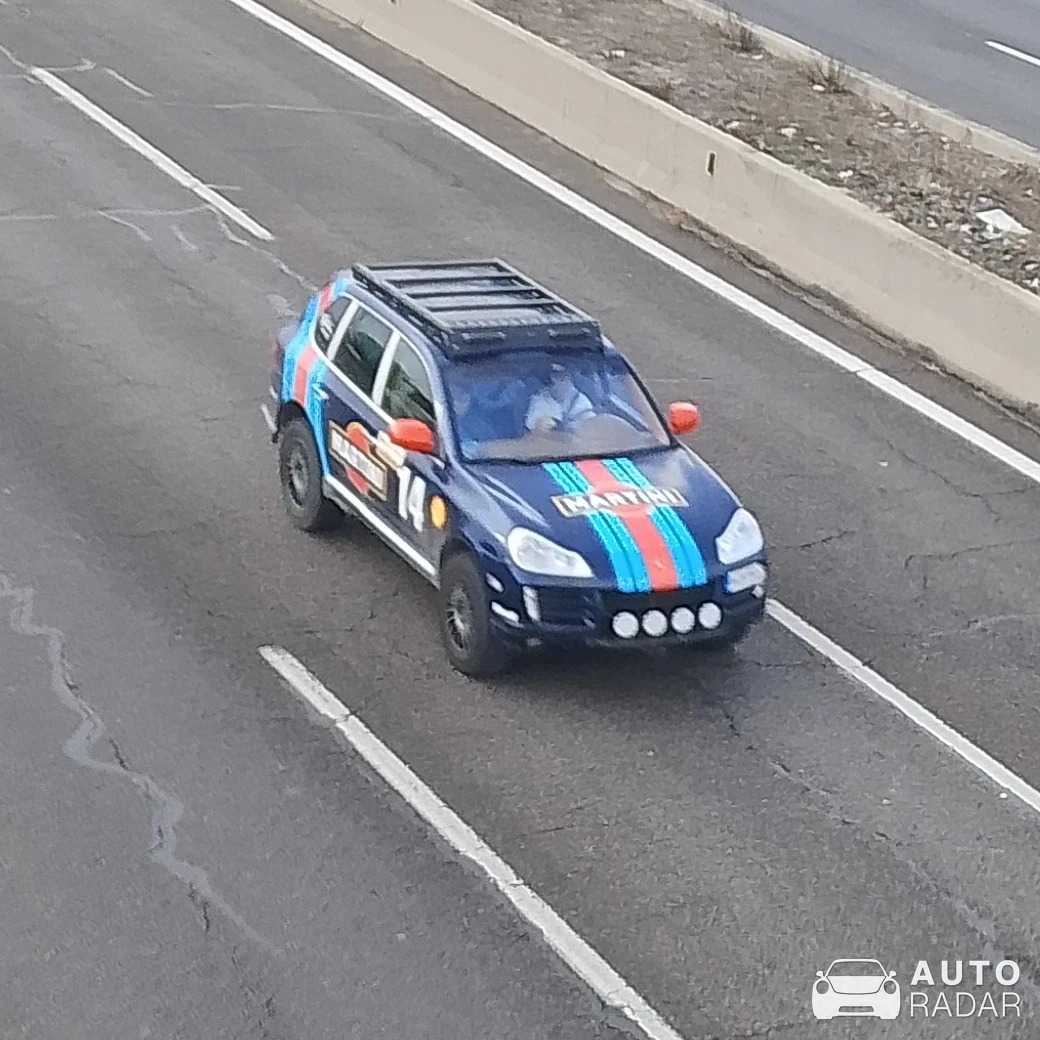 Porsche Cayenne Dakar spotted in Madrid