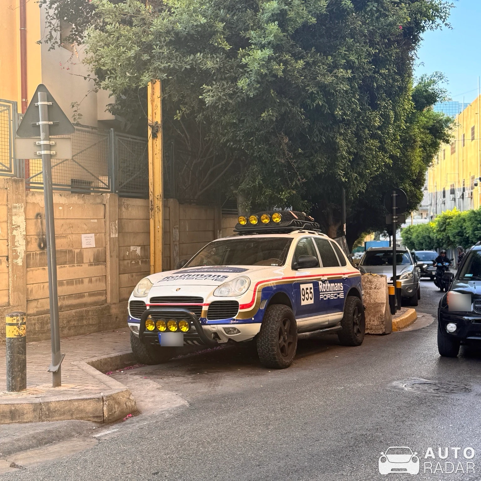 Porsche Cayenne Dakar spotted in Beyrouth, Liban