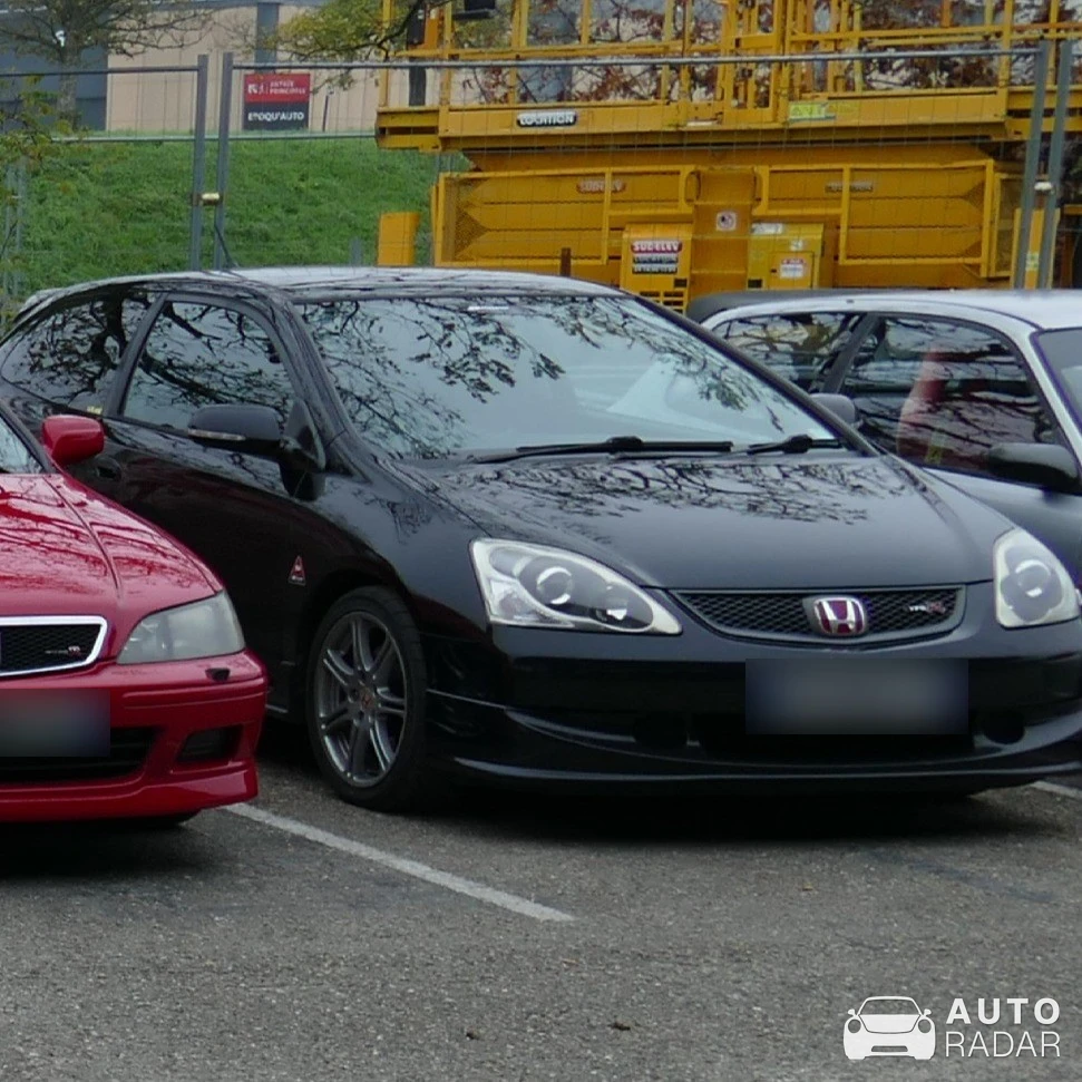 Honda Civic Type R 2005 spotted in Chassieu