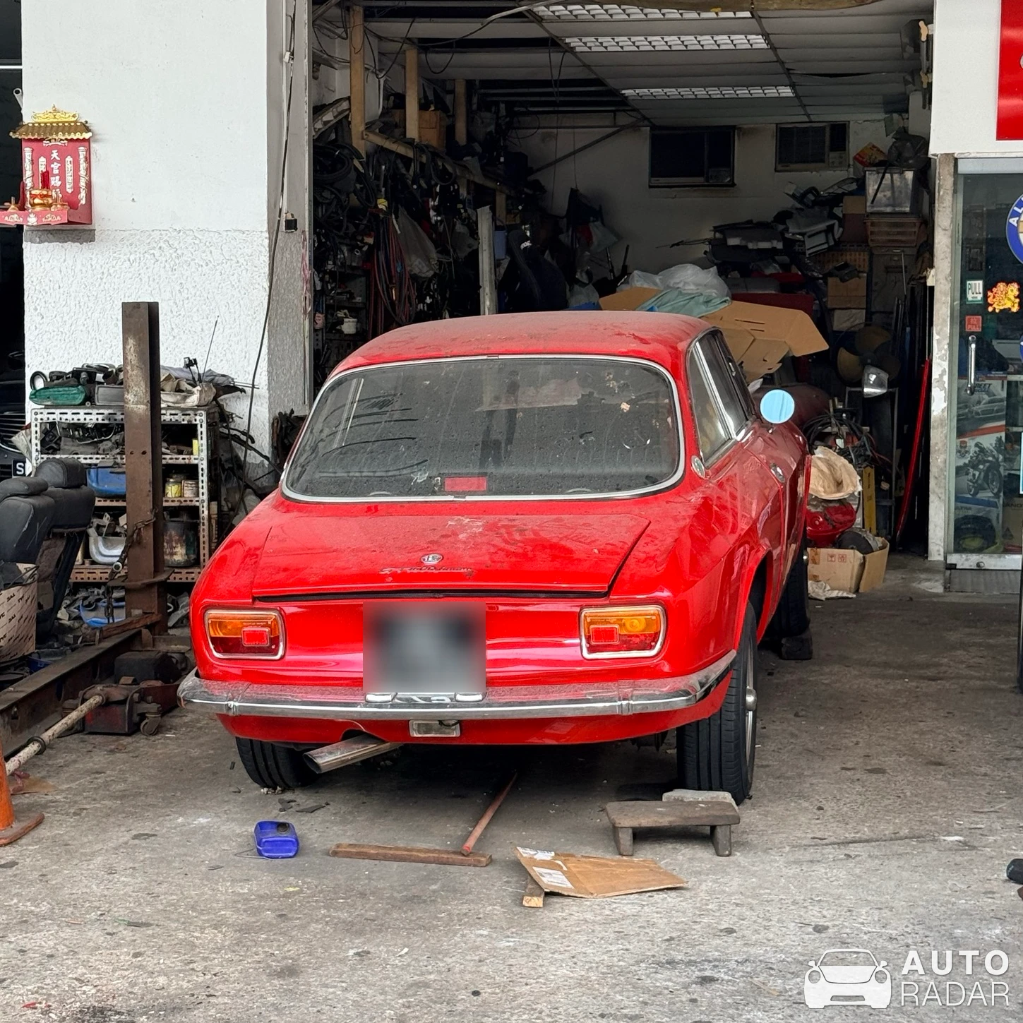 Alfa Romeo GT 1600 Junior spotted in Singapore