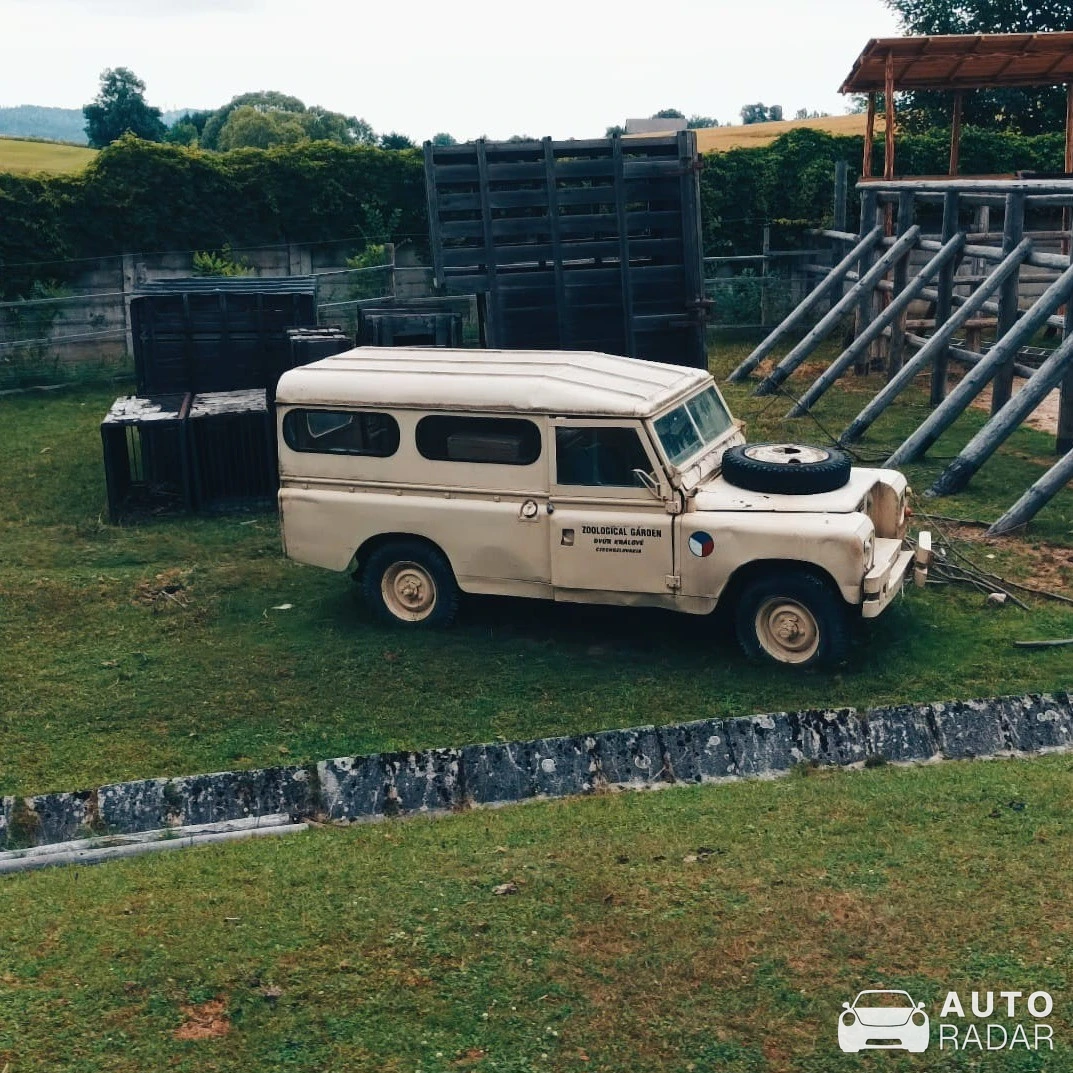 Land Rover Santana 88 Series 2 spotted in Bílá Třemešná