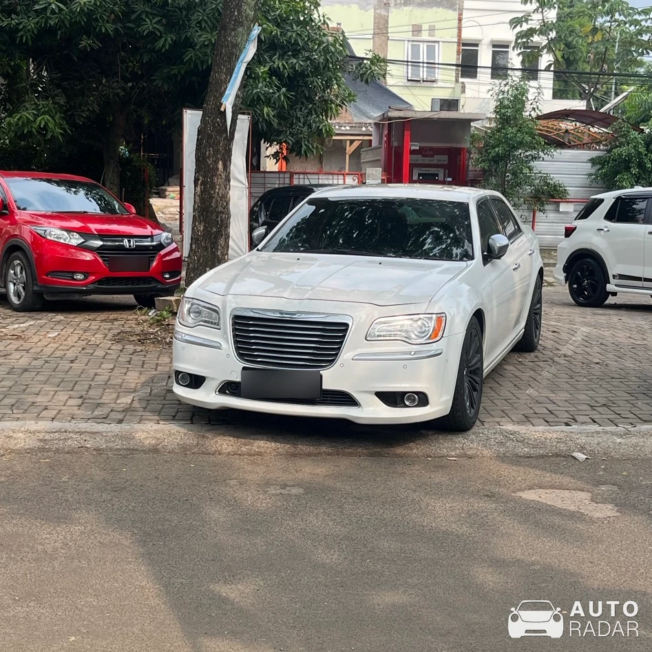 Chrysler 300 spotted